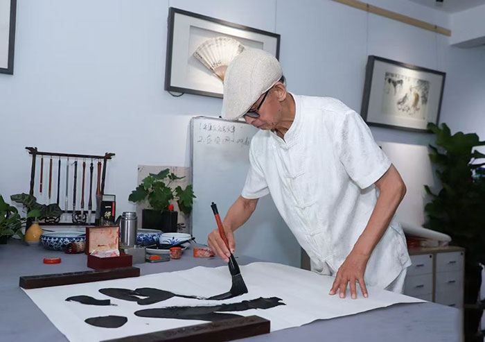 书法家王砚辉——守正统书法之正，祛怪诞丑书之邪